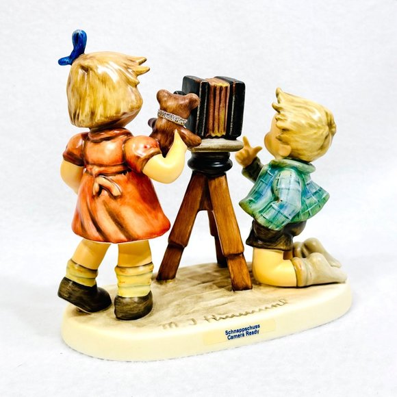 Goebel Hummel #2132 "Camera Ready" 25th Anniversary Edition TMK8 - Picture 8 of 16